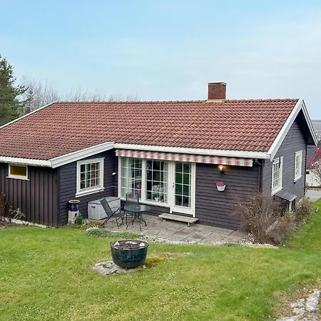 Lovely In Lena With Wifi Holiday home *